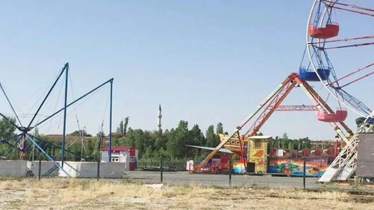 Lunaparkta Meydana Gelen Olay: Gondol Görevlisi Yükseklikten Düştü