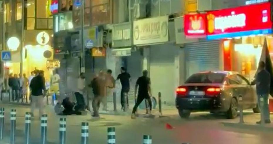 Avcılar’da Çıkan Kavga Kanlı Bitti: Sandalyelerle Saldırdılar ve Ortalık Karıştı