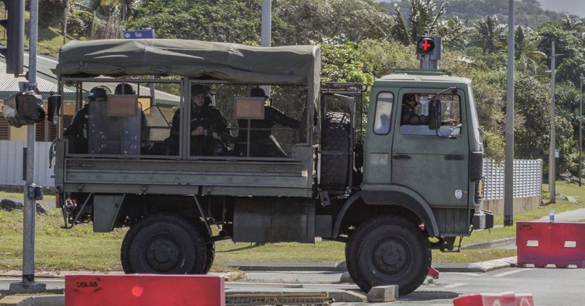 Yeni Kaledonya'da olağanüstü hal ilanından bu yana şiddet azalmış olsa da gerginlikler devam ediyor