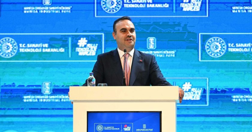 Sanayi Bakanı ve Kacır Teknolojisi: Türkiye, Çin’den sonra ülkedeki en fazla sayıda ürünü ihraç edebilen ülkedir.