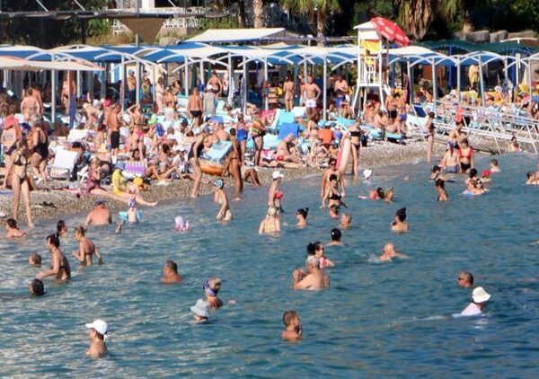 Kemer’de haziranda doluluk yüzde 90’ı buldu
