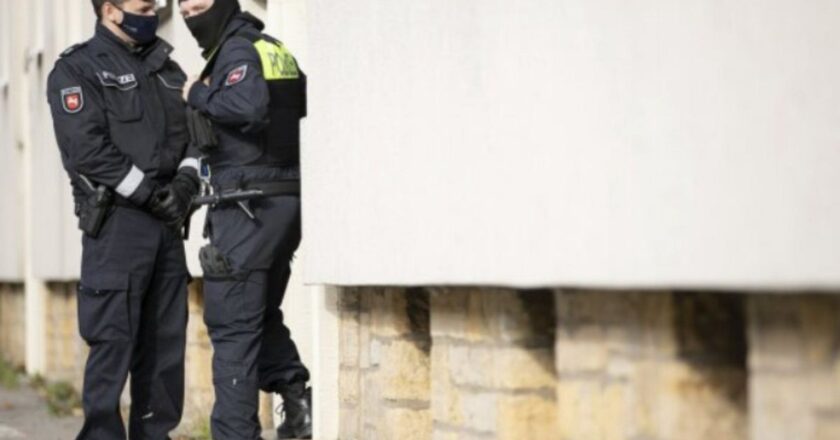 Almanya’da ‘ölüm listesi’ yayınlayan aşırı sağcı gözaltına alındı