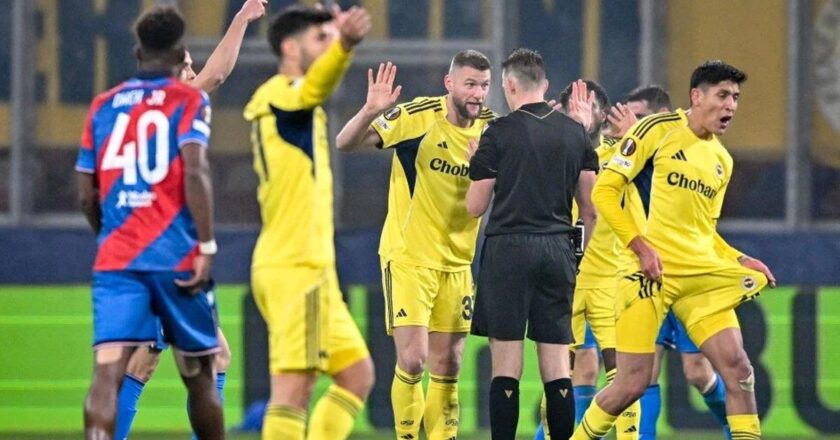 Fenerbahçe UEFA’ya gidiyor! Hakem Allard Lindhout’u şikayet edeceklerFenerbahçe (FB) Haberleri