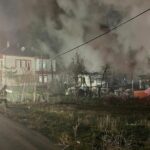 Komşular engelli kardeşleri kurtardı