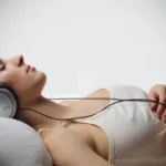 Uzmanlar: Müzik ve podcast ile uyumak, uyku kalitesini olumsuz etkiliyor