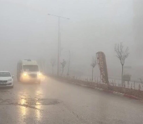 Besni’de Görüş Mesafesi Düşüren Yoğun Sis!